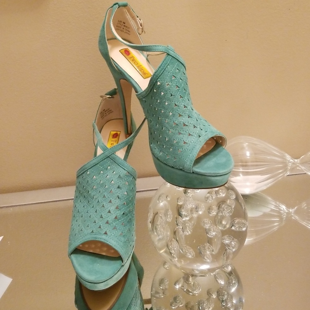 Two Lips dress shoes